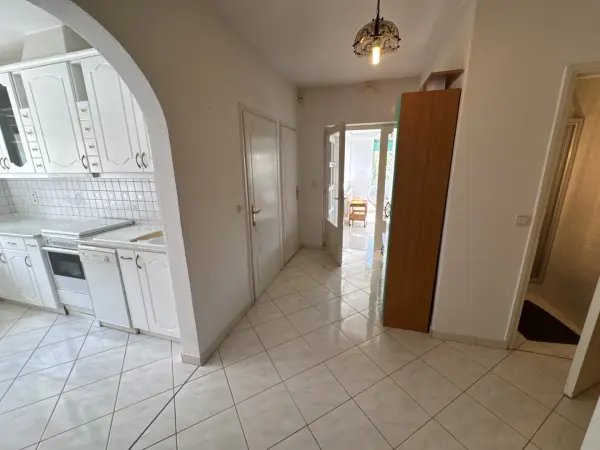 Eladó téglalakás, Sopron 6 szoba 204 m² 99.9 M Ft