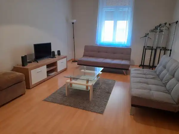 Eladó téglalakás, Szeged 3+1 szoba 98 m² 113 M Ft