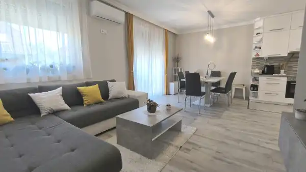 Eladó téglalakás, Szeged 2 szoba 67 m² 66.5 M Ft