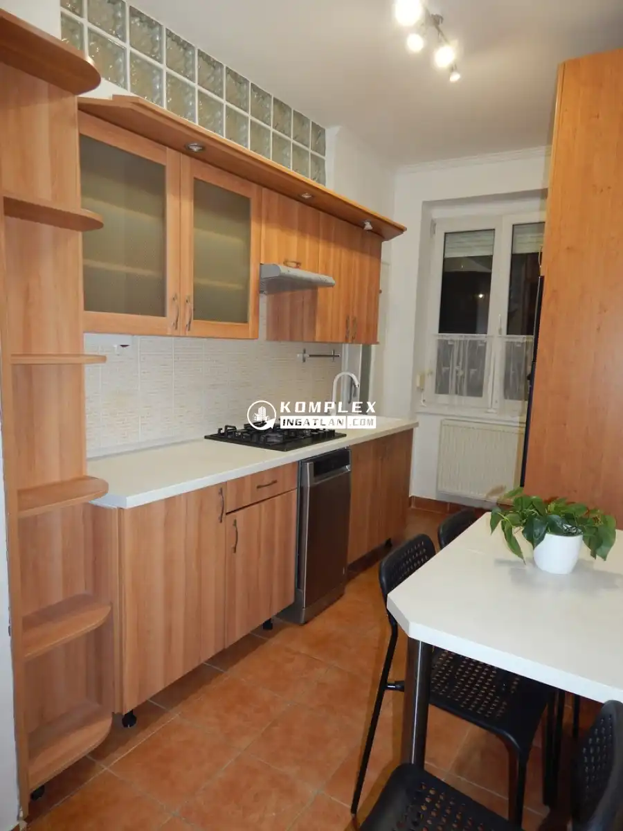 eladó téglalakás, Tatabánya