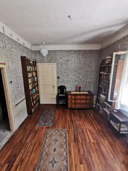 eladó téglalakás, Vác