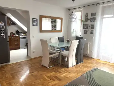 eladó téglalakás, Vác