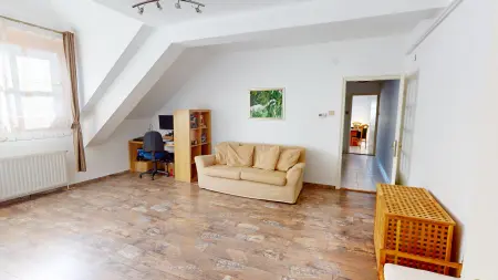 eladó téglalakás, Vác
