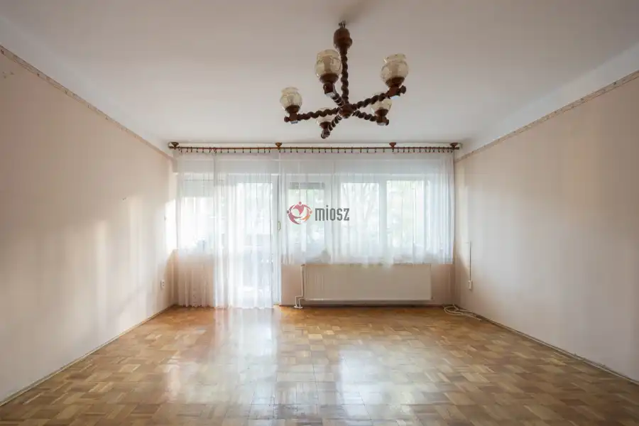 eladó téglalakás, Vác