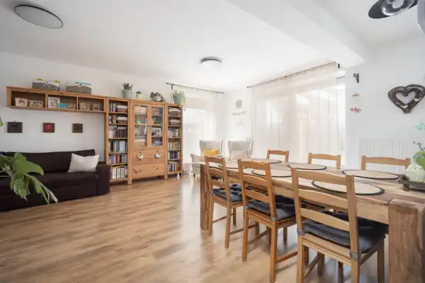 Eladó téglalakás, Vác 4 szoba 96 m² 98.9 M Ft