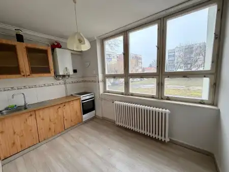 Eladó téglalakás, Vác 2 szoba 62 m² 64 M Ft