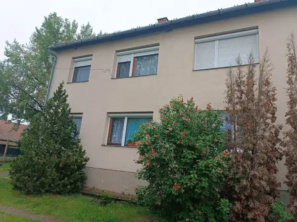 Eladó téglalakás, Vámosmikola 2 szoba 53 m² 23.4 M Ft
