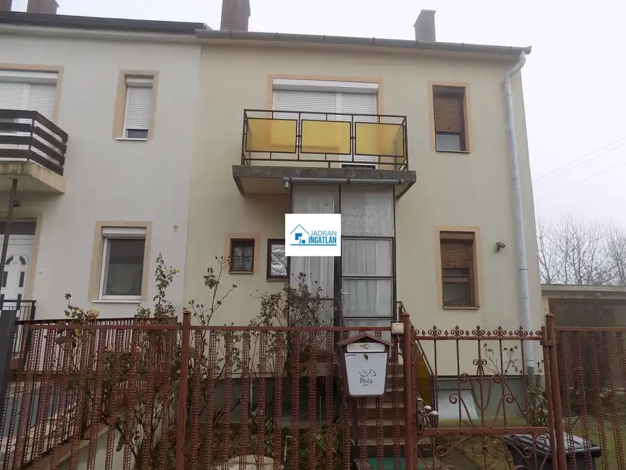 eladó téglalakás, Veszprém