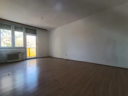 Eladó téglalakás, Veszprém 2 szoba 54 m² 53.9 M Ft