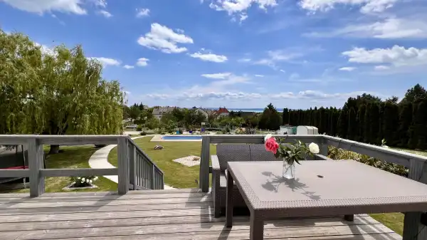 Eladó új építésű családi ház, Balatonfüred 7+1 szoba 290 m² 395 M Ft