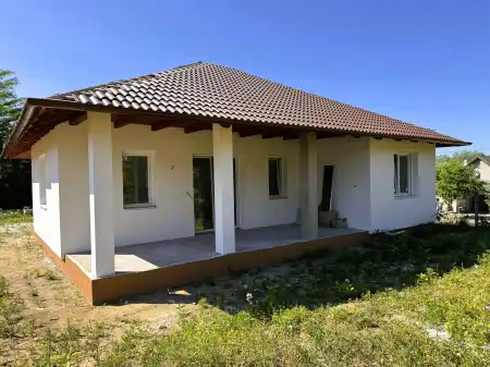 eladó új építésű családi ház, Erdőkertes