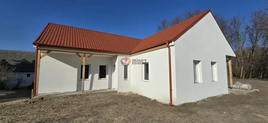 eladó új építésű családi ház, Györköny