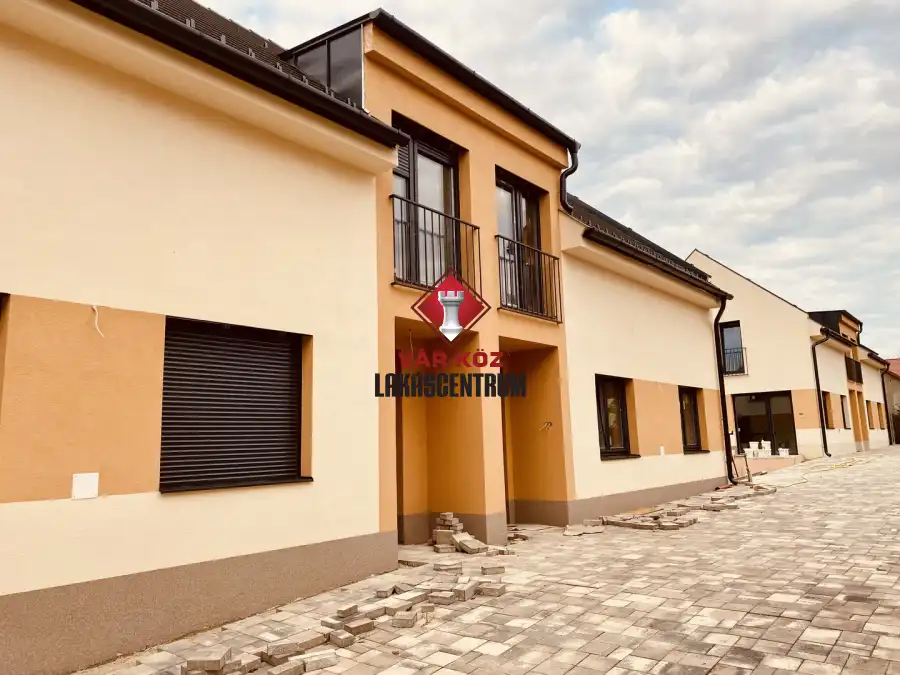 eladó új építésű ikerház, Balatonszárszó
