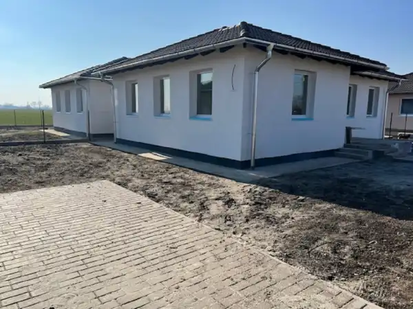 Eladó új építésű ikerház, Kiskunlacháza 4 szoba 80 m² 62.9 M Ft