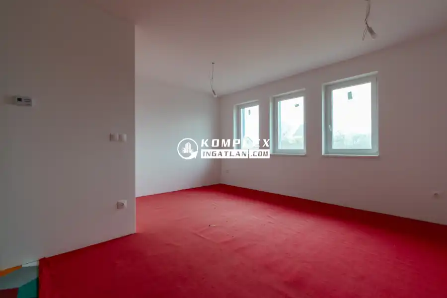 eladó új építésű téglalakás, Bezenye