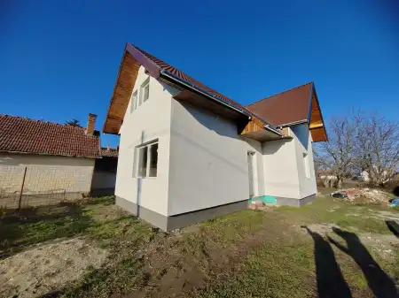 eladó újépítésű családi ház, Szentmártonkáta