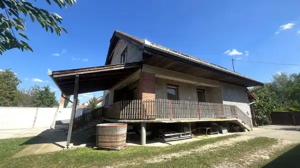 Eladó , Újhartyán 5 szoba 170 m² 94.99 M Ft