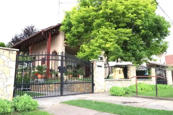 Eladó újszerű családi ház, Albertirsa 4 szoba 182 m² 129 M Ft