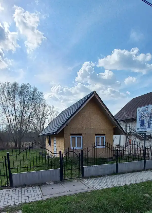 Eladó újszerű családi ház, Alcsútdoboz 1+2 szoba 50 m² 39.8 M Ft