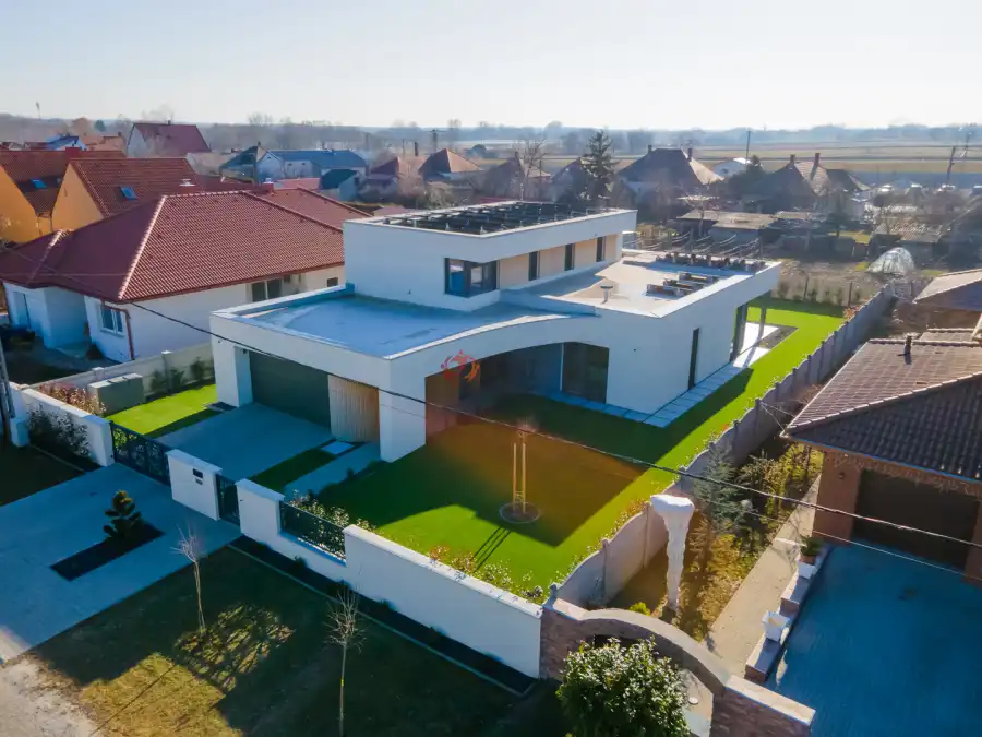 eladó újszerű családi ház, Balatonkeresztúr