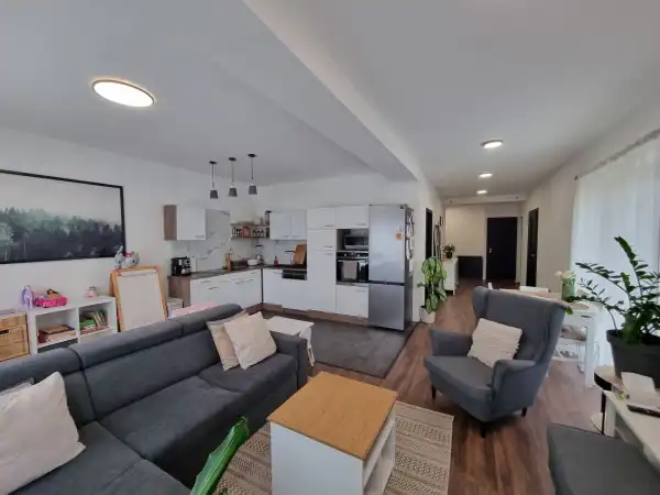 Eladó újszerű családi ház, Békéscsaba 3 szoba 100 m² 61.9 M Ft