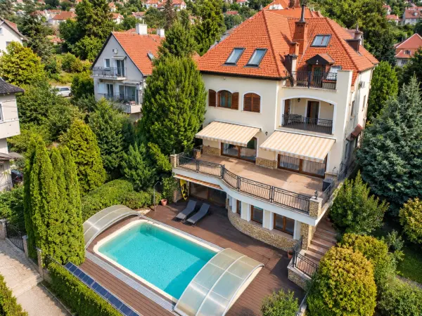 Eladó újszerű családi ház, Budapest, XI. kerület 7+2 szoba 470 m² 599 M Ft