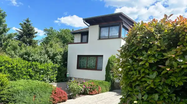 Eladó újszerű családi ház, Budapest, XIV. kerület 5 szoba 275 m² 295 M Ft