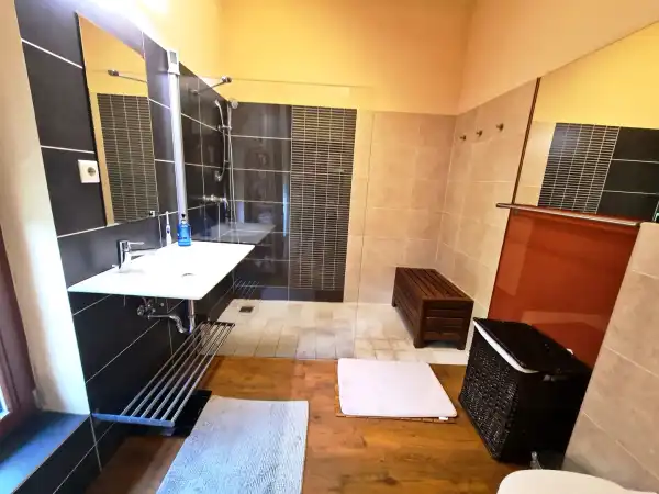 Eladó újszerű családi ház, Budapest, XVI. kerület 5+1 szoba 210 m² 250 M Ft