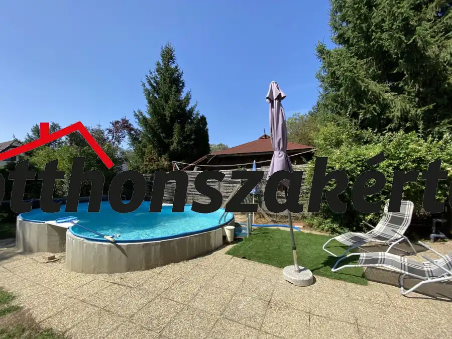 eladó újszerű családi ház, Domonyvölgy