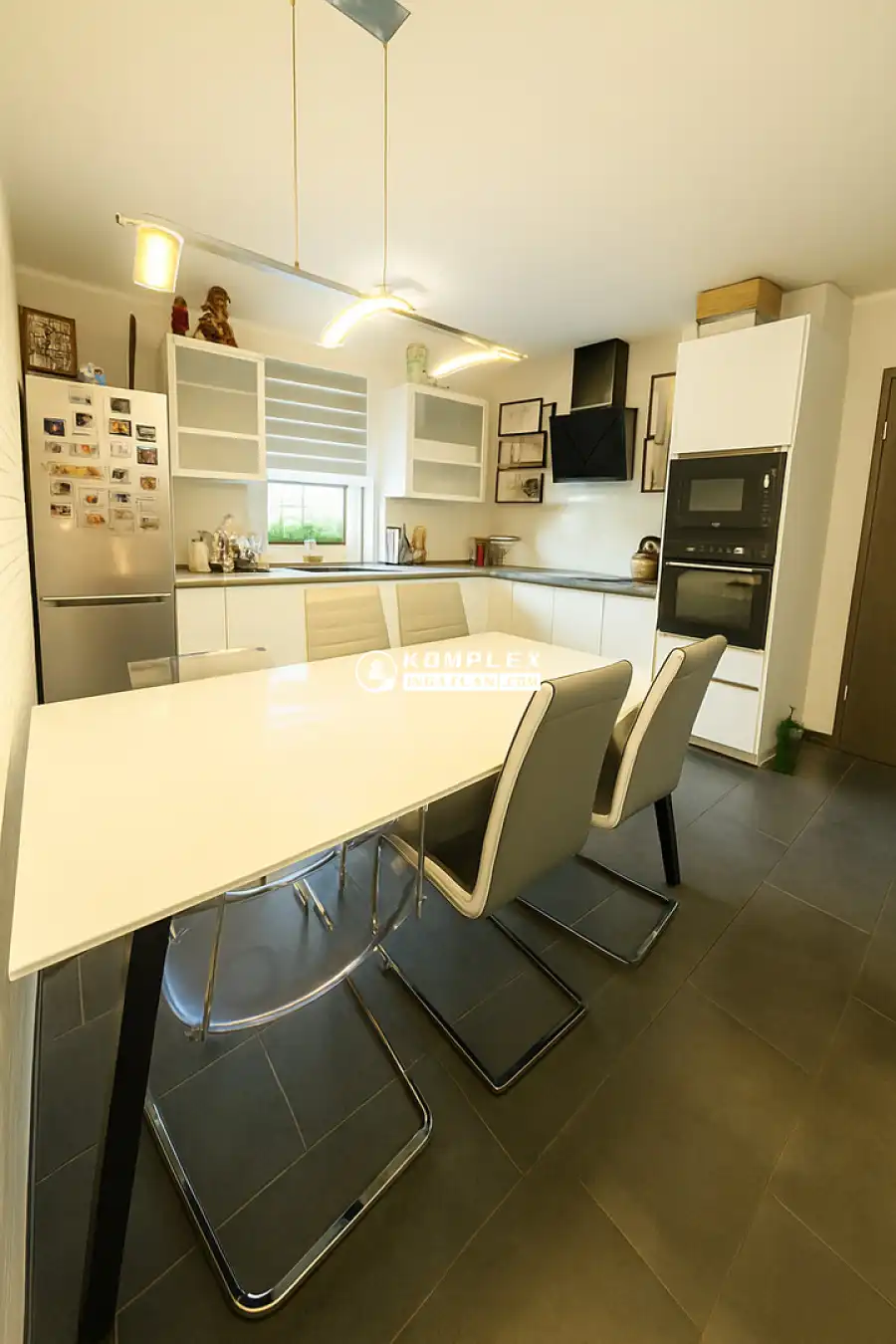 eladó újszerű családi ház, Győrzámoly