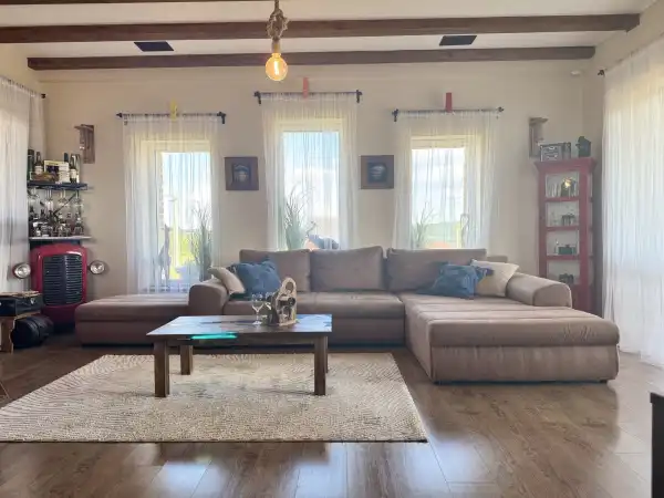 Eladó újszerű családi ház, Nézsa 4 szoba 94 m² 110 M Ft