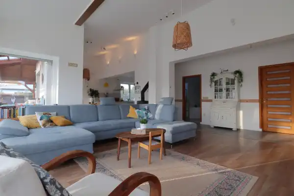 Eladó újszerű családi ház, Szeged 5 szoba 200 m² 225 M Ft