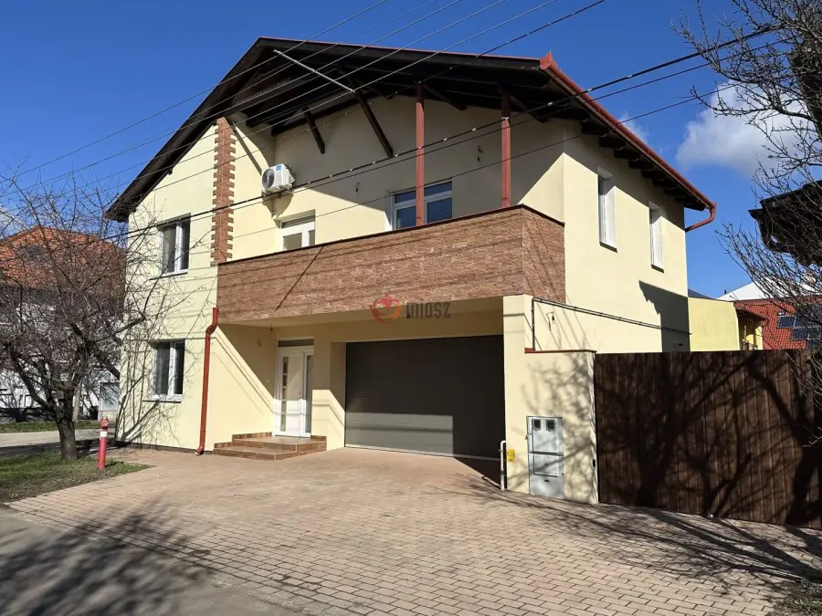 eladó újszerű családi ház, Szeged