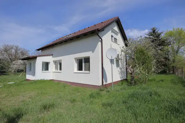 Eladó újszerű családi ház, Szeged 3 szoba 80 m² 67.8 M Ft