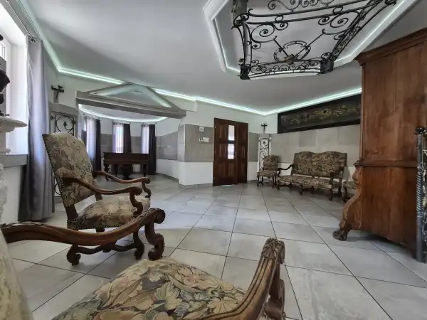 Eladó újszerű családi ház, Tiszafüred 5 szoba 256 m² 165 M Ft