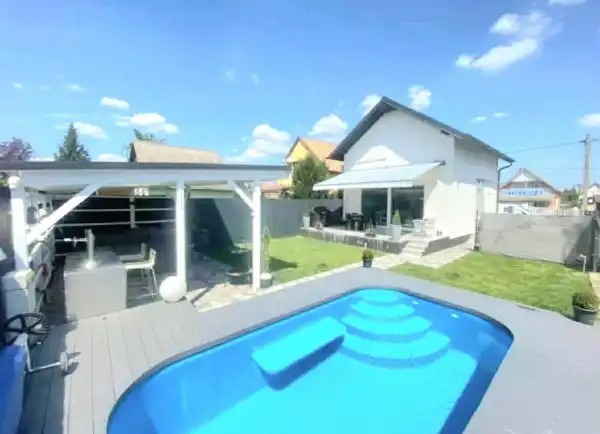 Eladó újszerű családi ház, Tóalmás 1+1 szoba 40 m² 79.95 M Ft
