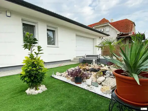 Eladó újszerű családi ház, Tököl 3 szoba 150 m² 164.9 M Ft