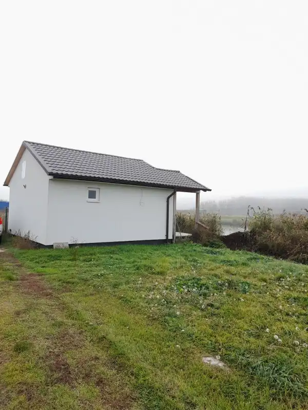 Eladó újszerű nyaraló, Ercsi 1+1 szoba 36 m² 18.9 M Ft