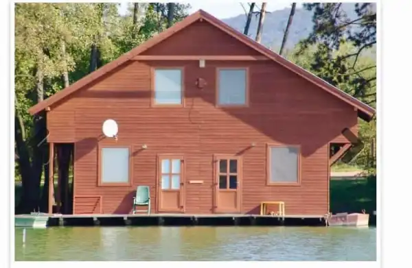 Eladó újszerű nyaraló, Tata 4 szoba 143 m² 35.9 M Ft