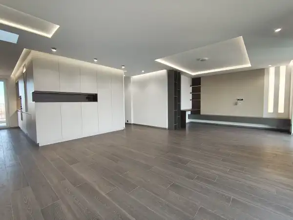 Eladó újszerű téglalakás, Győr 5 szoba 133 m² 275 M Ft