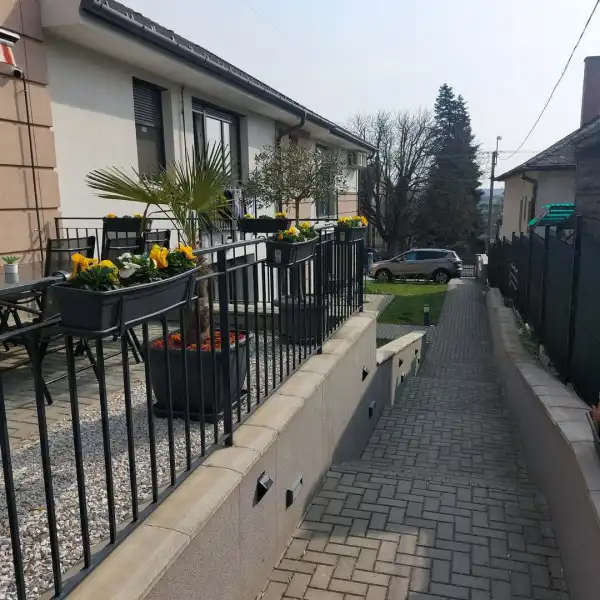 Eladó újszerű téglalakás, Hévíz 3 szoba 74 m² 114 M Ft